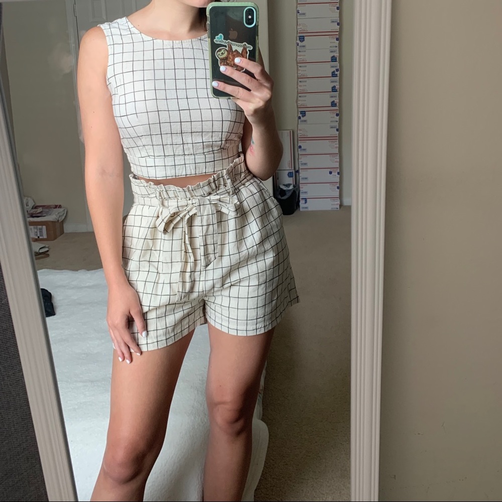 Japna Two Piece Grid Pattern Set